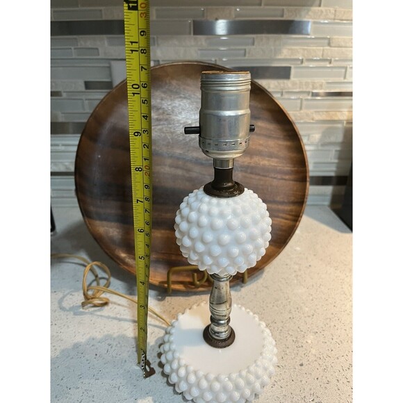 Vintage Milkglass Hobnob Lamp. 10 Inches Tall.  Cottagecore/grannycore - Picture 8 of 8